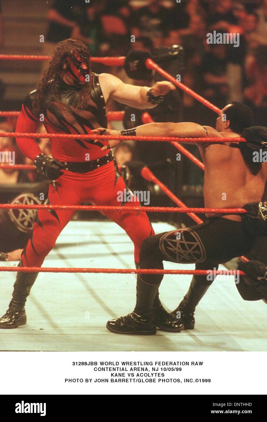 Masked Kane Chokeslam
