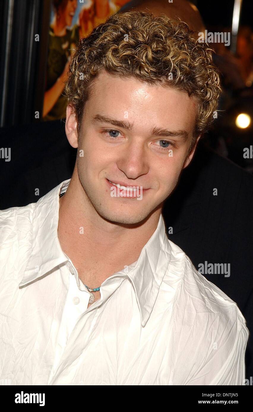 BRITNEY SPEARS US pop singer and Justin Timberlake in 2002 Stock Photo -  Alamy