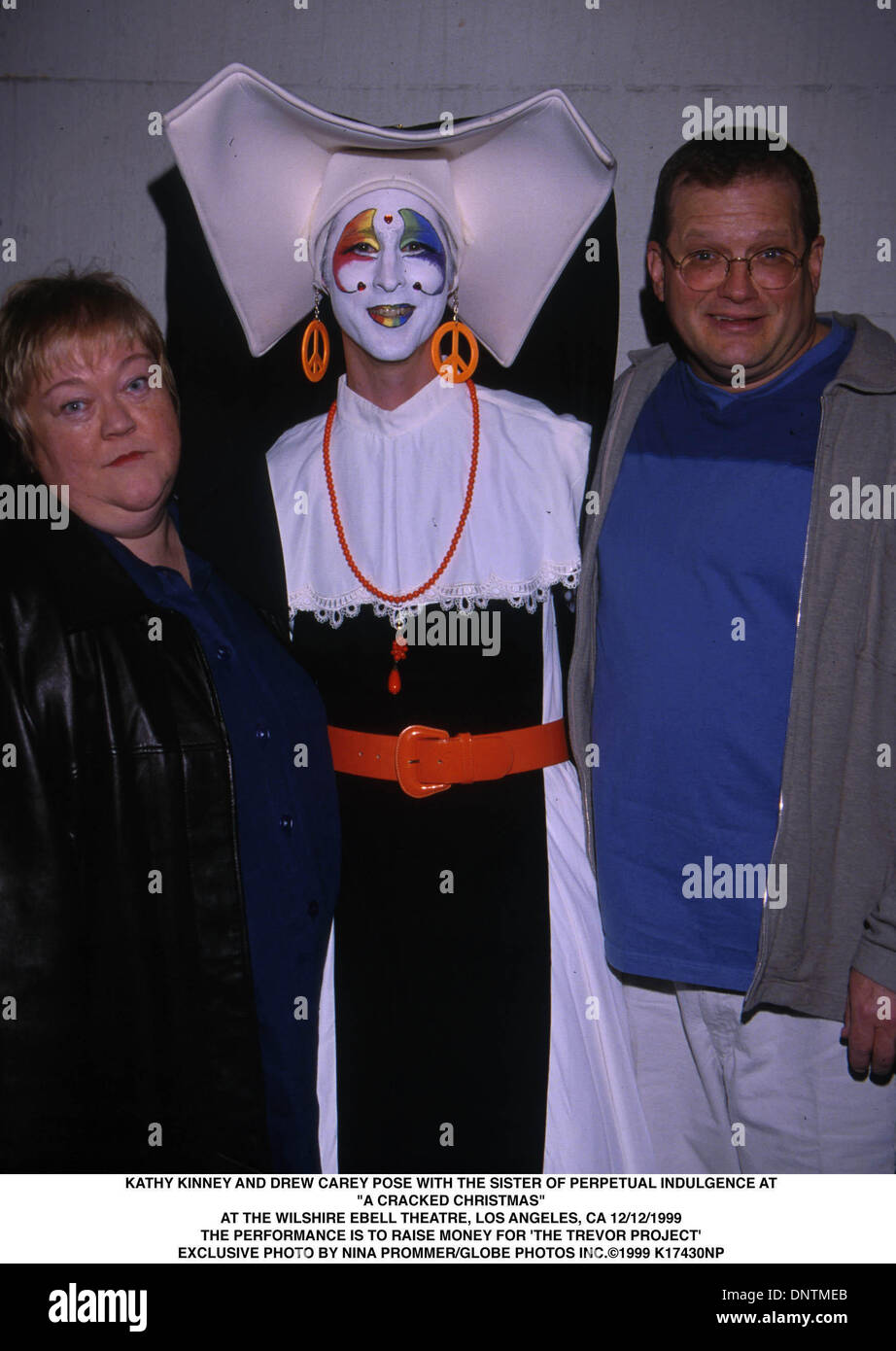 Dec. 12, 1999 - KATHY KINNEY AND DREW CAREY POSE WITH THE SISTER OF PERPETUAL INDULGENCE AT.''A CRACKED CHRISTMAS''.AT THE WILSHIRE EBELL THEATRE, LOS ANGELES, CA 12/12/1999.THE PERFORMANCE IS TO RAISE MONEY FOR 'THE TREVOR PROJECT'.EXCLUSIVE  NINA PROMMER/   1999 K17430NP(Credit Image: © Globe Photos/ZUMAPRESS.com) Stock Photo