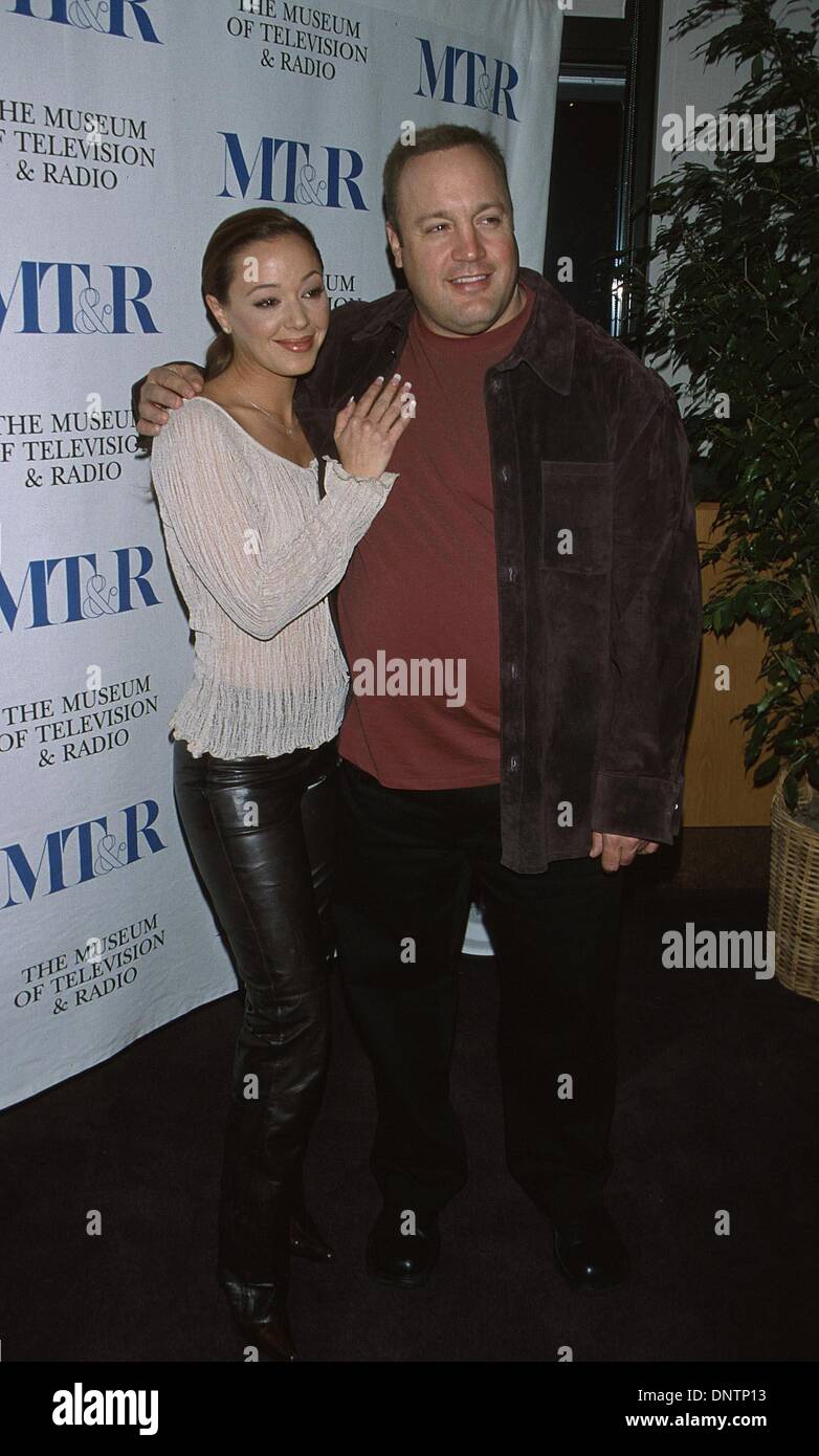 Mar. 13, 2002 - K24383MR: THE WILLIAM S. PASLEY TELEVISION FILM FESTIVAL.''THE KING OF QUEENS''.DIRECTORS GUILD THEATRE COMPLEX, LA, CA 03/12/2002.KEVIN JAMES AND LEAH REMINI. MILAN RYBA/   2002(Credit Image: © Globe Photos/ZUMAPRESS.com) Stock Photo