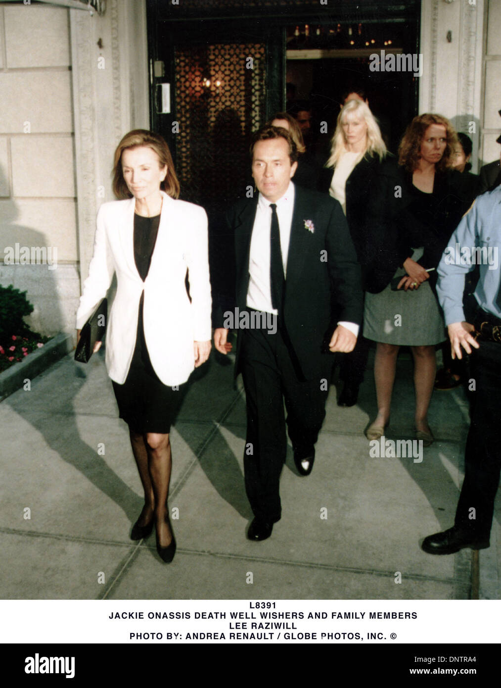 May 22, 1994 - L8391.JACKIE ONASSIS DEATH WELL WISHERS AND FAMILY MEMBERS.LEE RAZIWILL. ANDREA RENAULT (Credit Image: © Globe Photos/ZUMAPRESS.com) Stock Photo