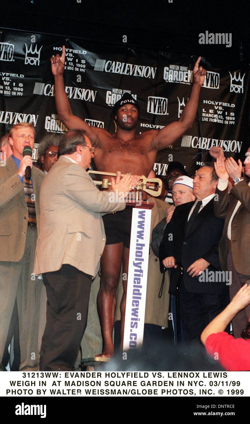 Evander holyfield vs lennox lewis hires stock photography and images Alamy