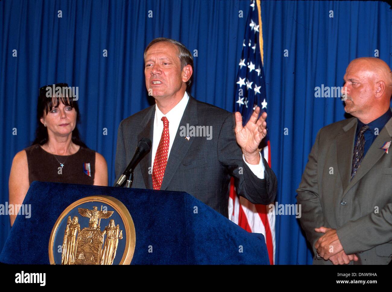 Oct. 3, 2001 - K23029AR                 SD 10/02/2001 .PRESS CONFERENCE AFTER VISITING ''GROUND ZERO'' WITH JESSE VENTURA (R) AND HIS WIFE TERRY AT THE GOVERNOR'S OFFICE..GEORGE PATAKI SPEAKING. ANDREA RENAULT/   2001(Credit Image: © Globe Photos/ZUMAPRESS.com) Stock Photo