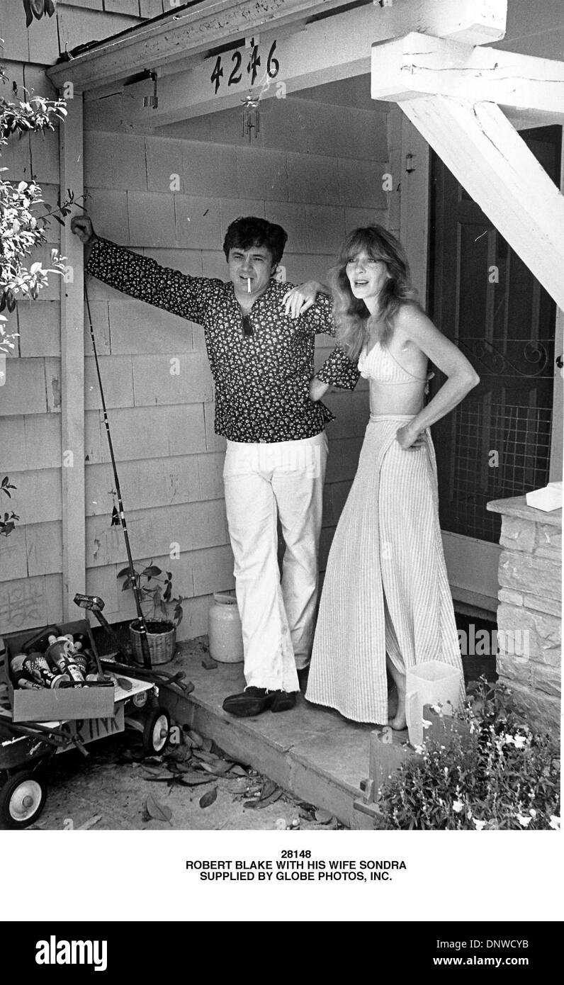 Robert blake wife hi-res stock photography and images - Alamy