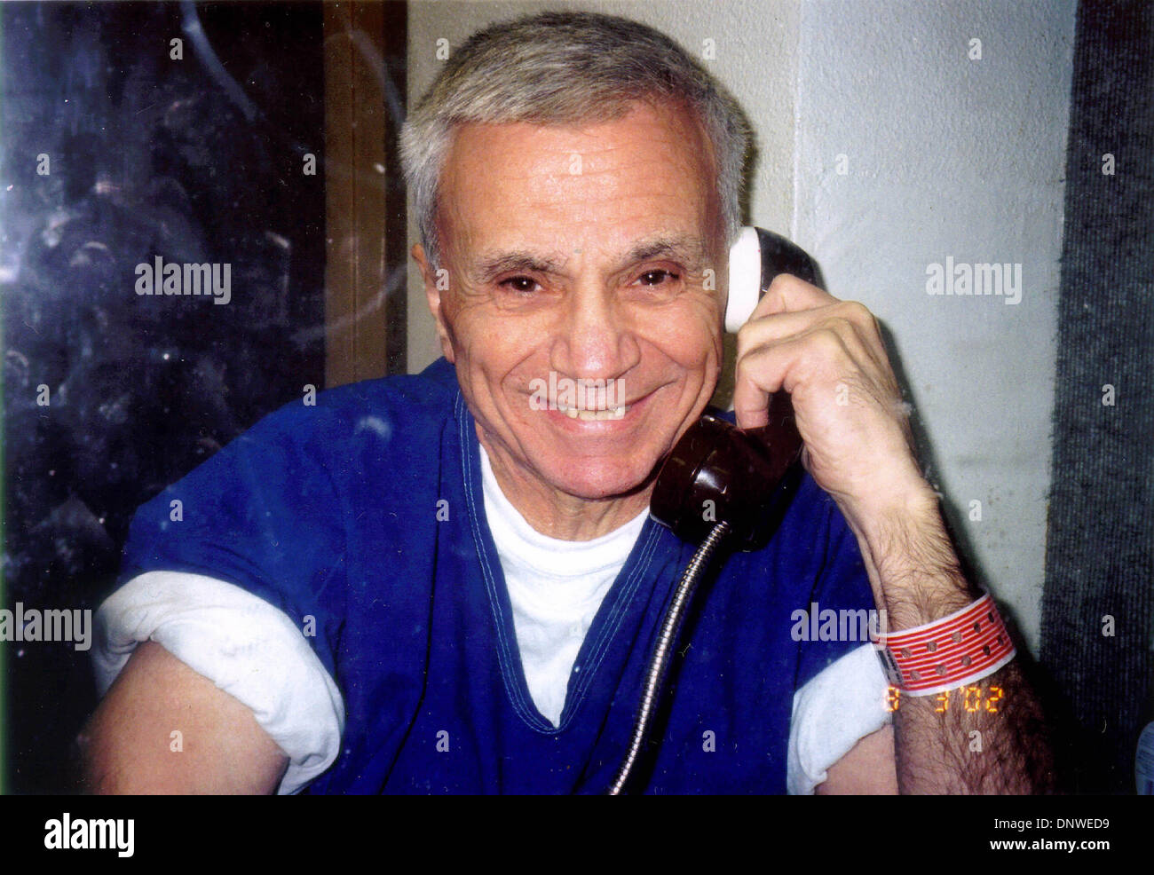 Aug. 9, 2002 - K25819: ROBERT BLAKE PHOTOGRAPHED INSIDE LOS  ANGELES COUNTY JAIL..ROBERT BLAKE PHOTOGRAPHED BY HIS ATTORNEY HARLAND BRAUN  IN THE LOS ANGELES  COUNTY JAIL WHERE THE ACTOR IS  AWAITING TRIAL FOR THE MURDER OF HIS WIFE BONNY LEE BAKLEY 08/09/02.SUPPLIED BY (Credit Image: © Globe Photos/ZUMAPRESS.com) Stock Photo