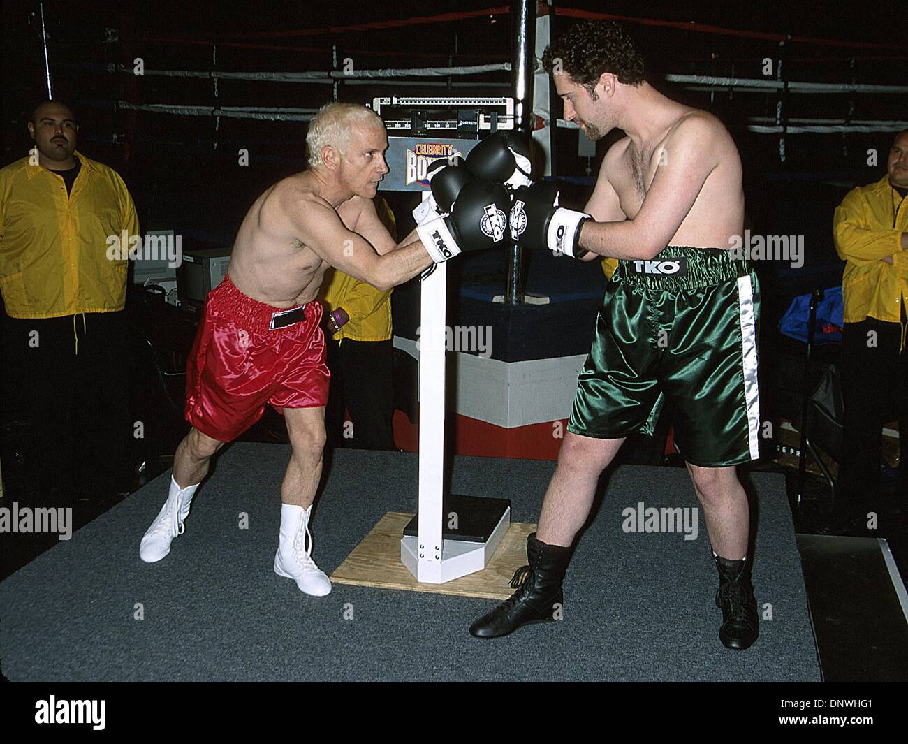 May 15, 2002 Hollywood, CA, USA K25002MR ''CELEBRITY BOXING'' WEIG
