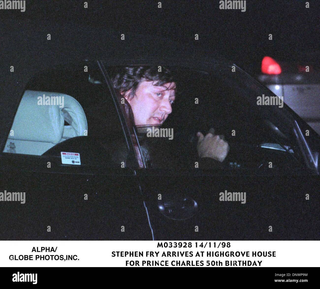 Nov. 13, 1998 - Great Britain - 14/11/98 . STEPHEN FRY ARRIVES AT HIGHGROVE HOUSE FOR PRINCE CHARLES 50th BIRTHDAY(Credit Image: © Globe Photos/ZUMAPRESS.com) Stock Photo