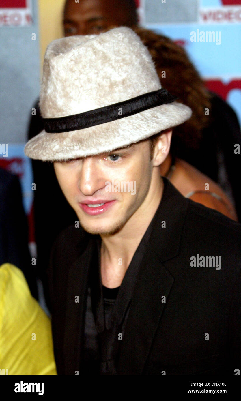 Justin timberlake 2002 hi-res stock photography and images - Alamy