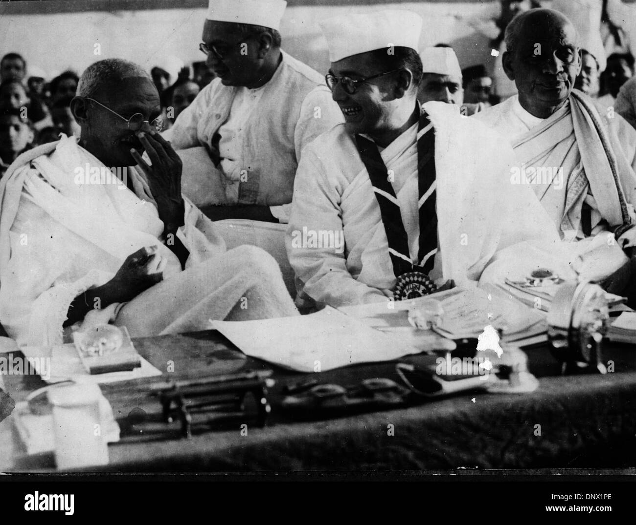 May 6, 1931 - Delhi, India - Religious leader MAHATMA GANDHI attending the 51st Indian National Congress. (Credit Image: © KEYSTONE Pictures USA/ZUMAPRESS.com) Stock Photo