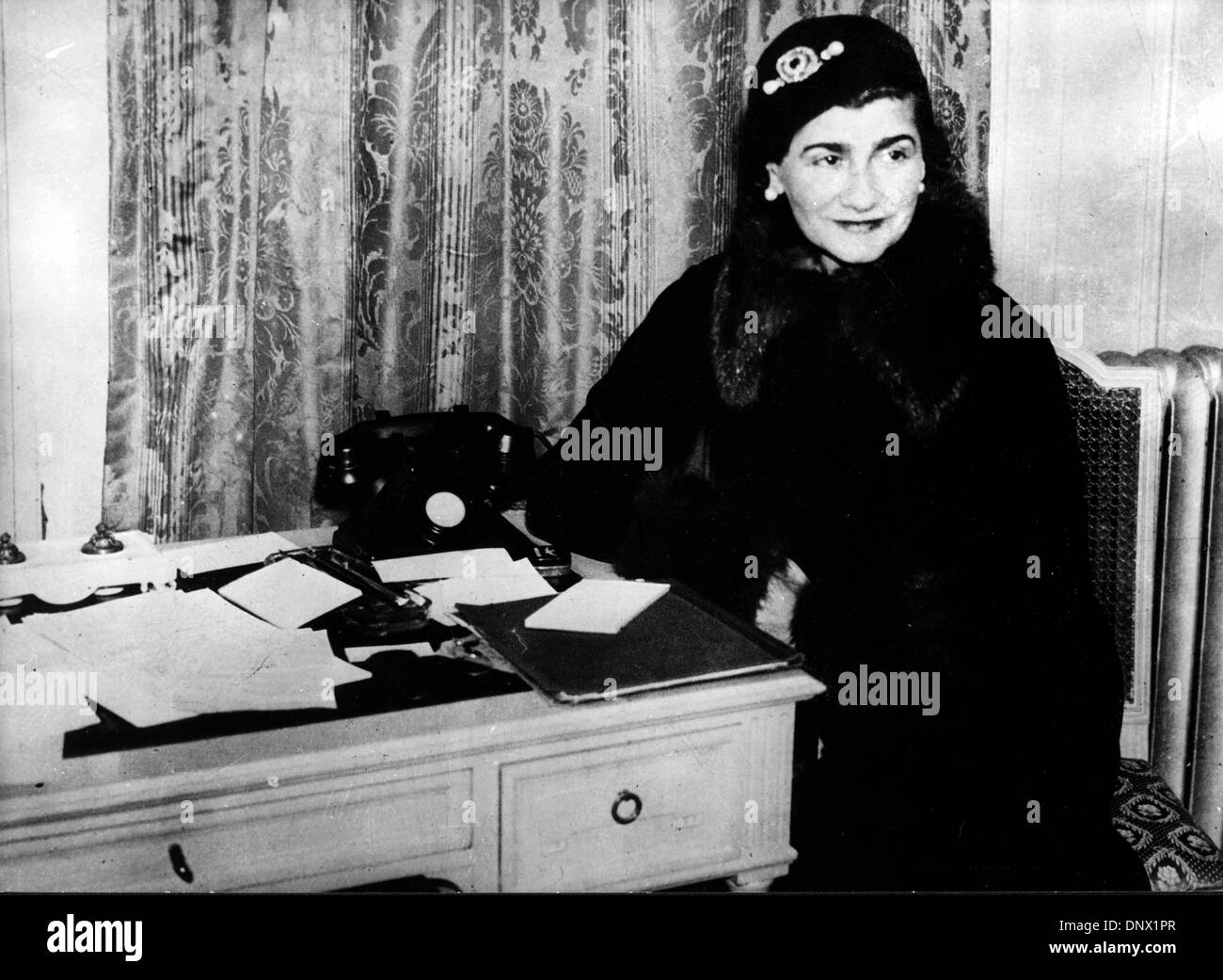 Coco chanel hi-res stock photography and images - Alamy