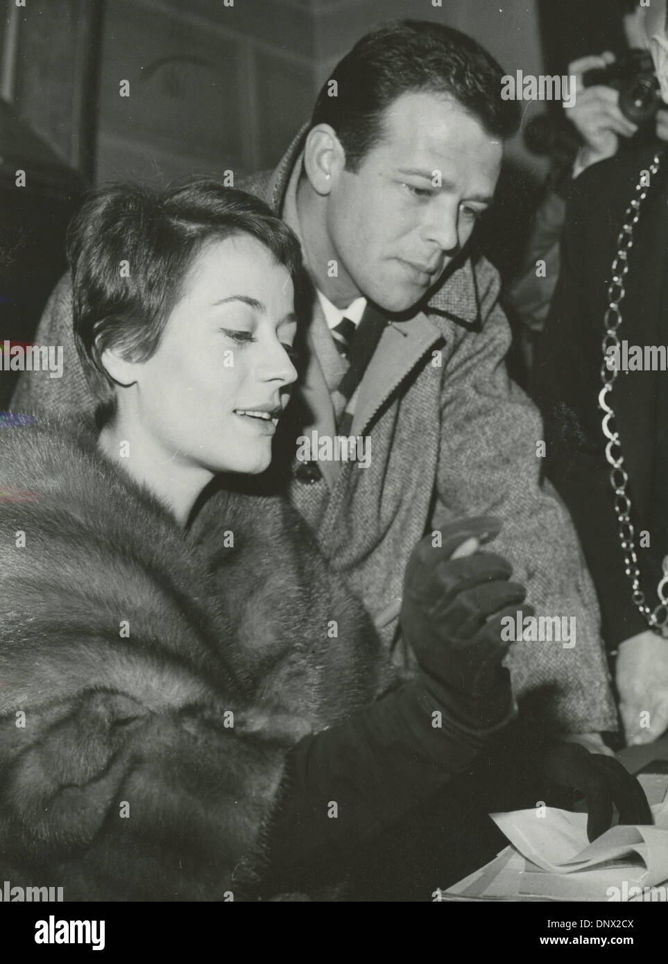 Jan 06, 1962 - Rome, Italy - RENATO SALVATORI and ANNIE GIRARDOR sign their marriage license at the town hall. (Credit Image: © KEYSTONE Pictures/ZUMAPRESS.com) Stock Photo