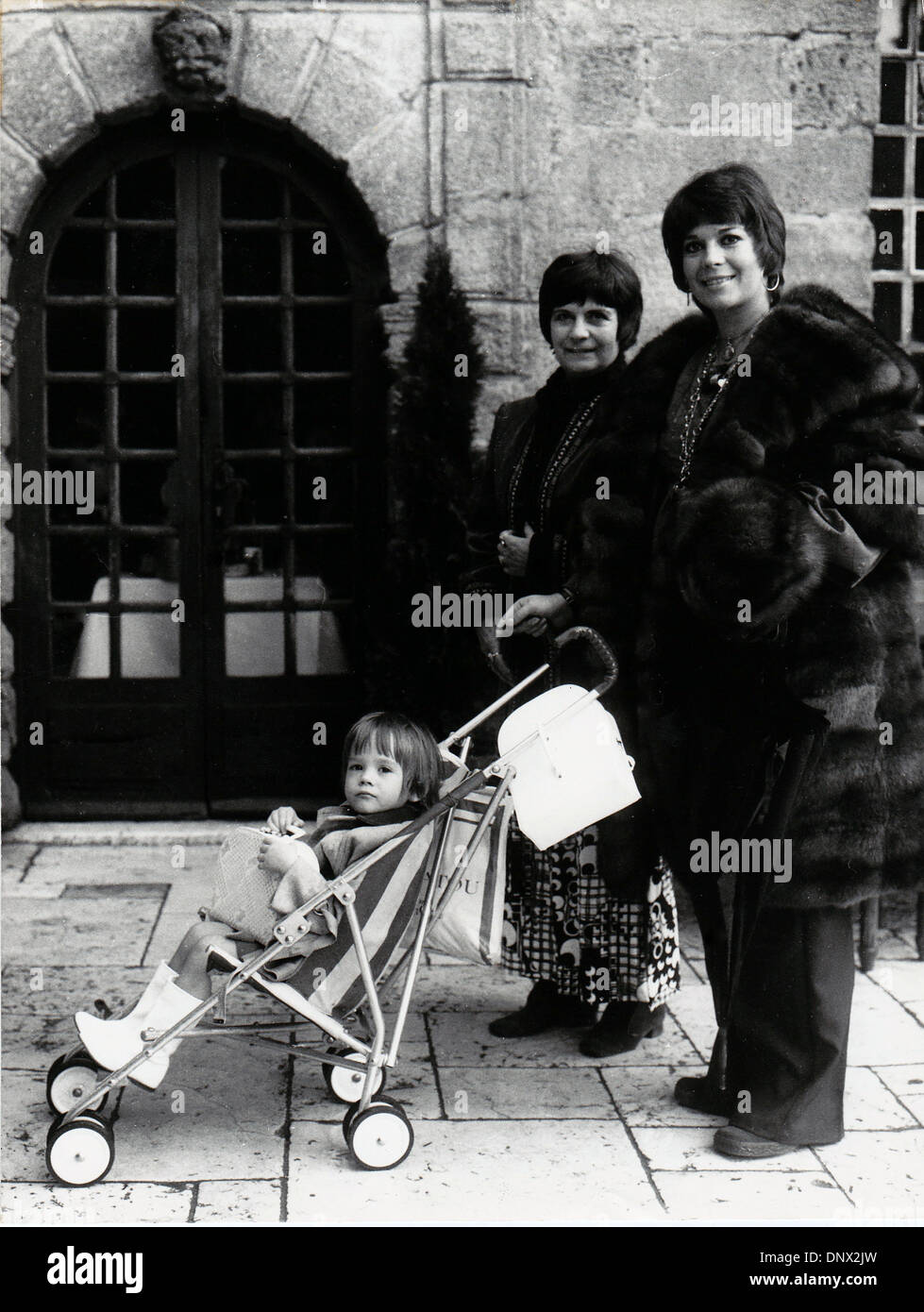 Dec. 27, 1973 - Saint-Paul, France - NATALIE WOOD (July 20, 1938 - November 29, 1981) was an award winning American actress. PICTURED: Wood vacation in Saint-Paul with her husband Robert and daughter COURTNEY WAGNER. (Credit Image: © KEYSTONE Pictures USA/ZUMAPRESS.com) Stock Photo
