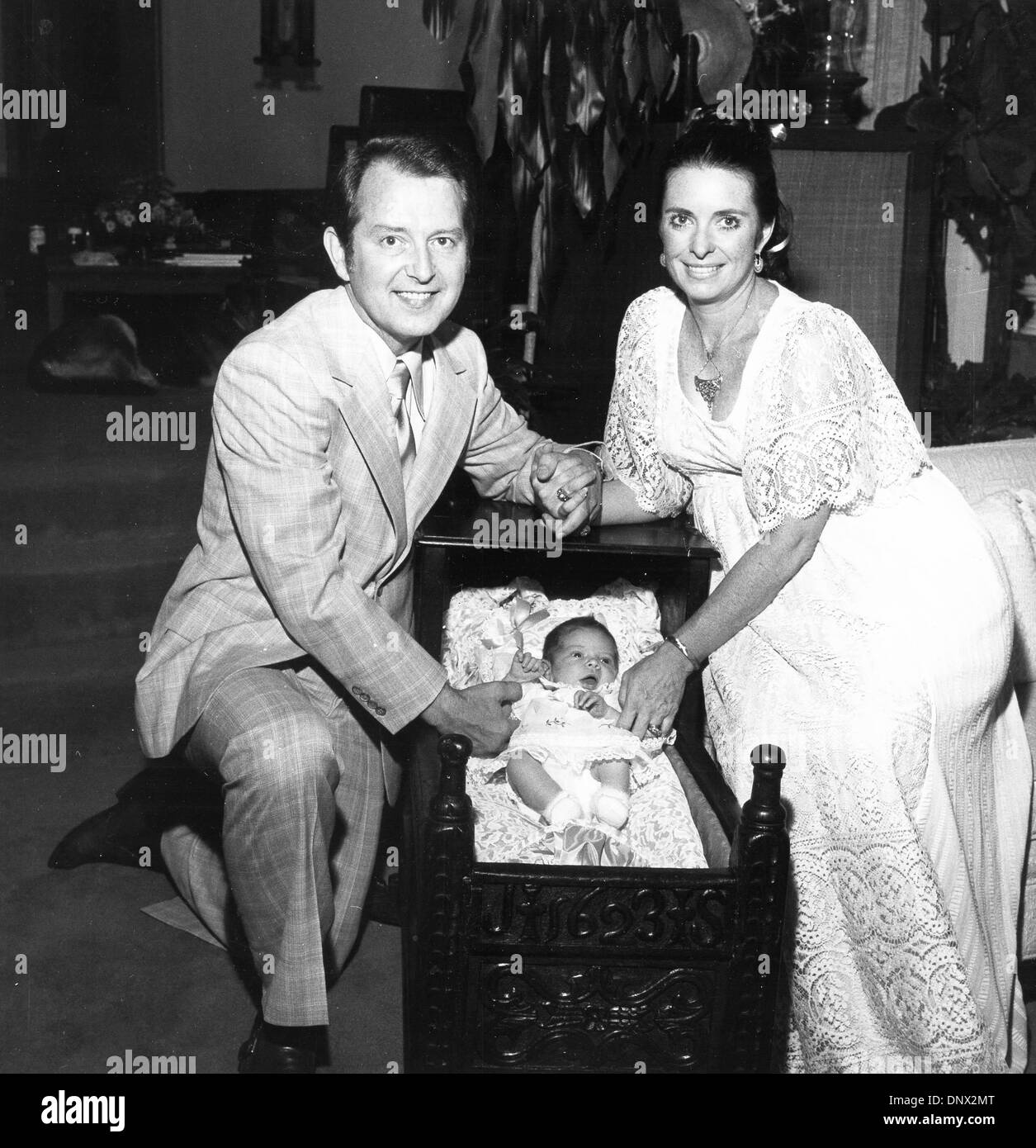 July 29, 1977 - MARGARET O'BRIEN with husband Roy Thorsen and daughter Mara Tolene Thorsen.(Credit Image: © Globe Photos/ZUMAPRESS.com) Stock Photo