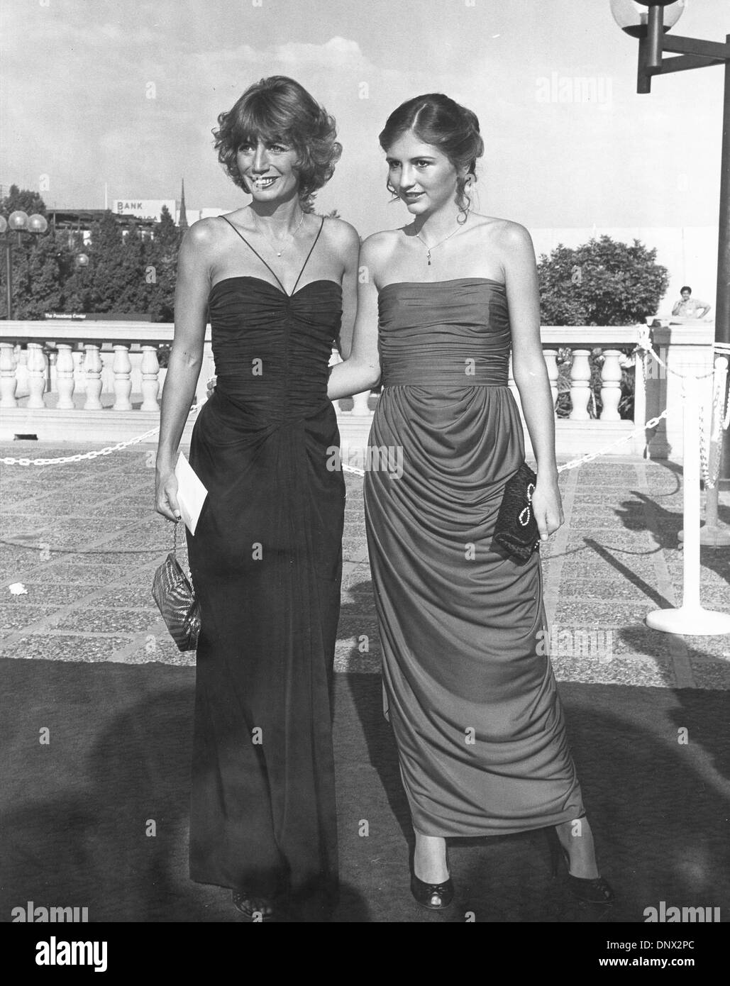July 8, 1982 - PENNY MARHSALL with daughter Tracy Reiner at the Emmy Awards 1982.(Credit Image: © Globe Photos/ZUMAPRESS.com) Stock Photo