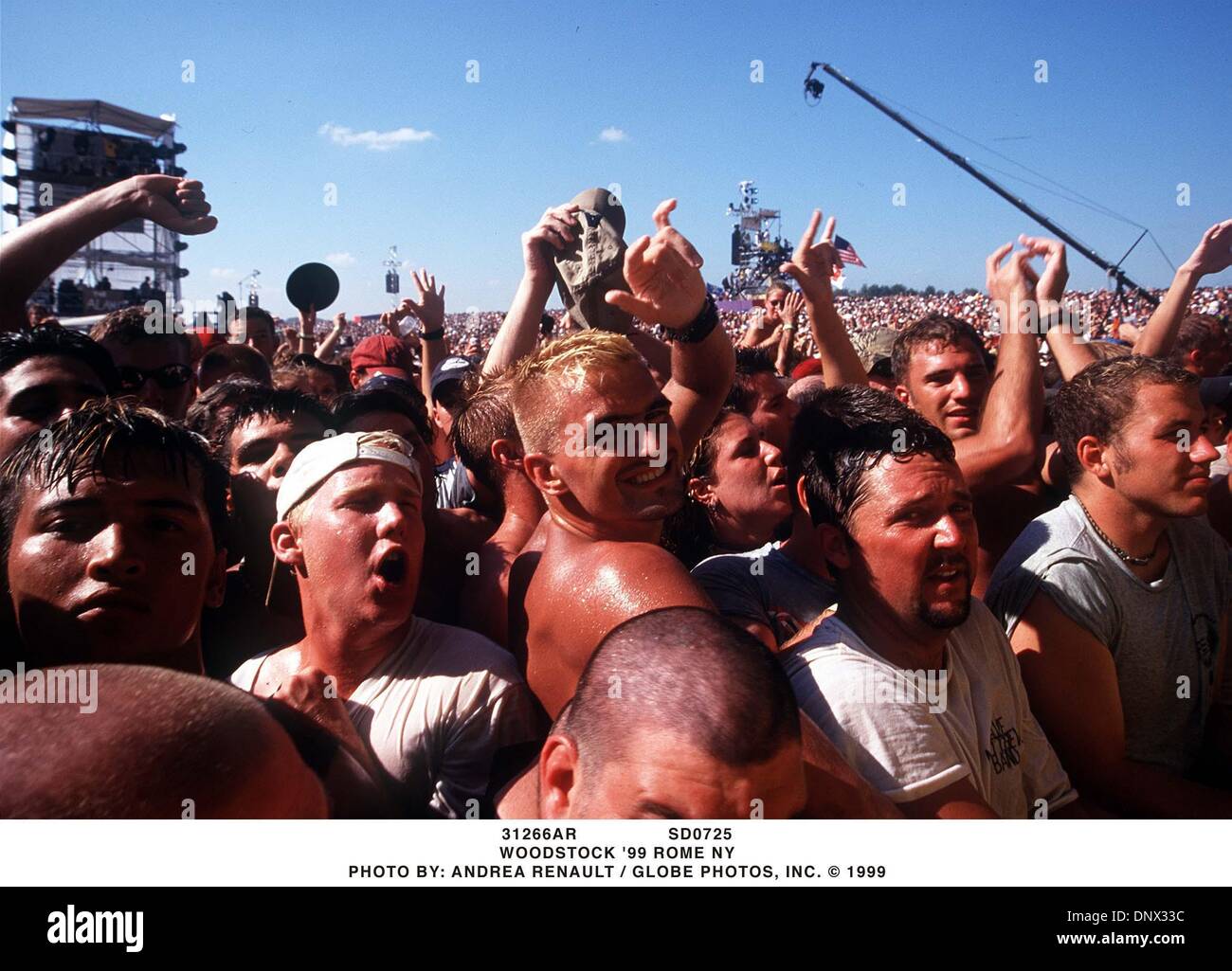 July 25 1999 ar Sd0725 Woodstock 99 Rome Ny Andrea Renault 1999 Credit Image C Globe Photos Zumapress Com Stock Photo Alamy