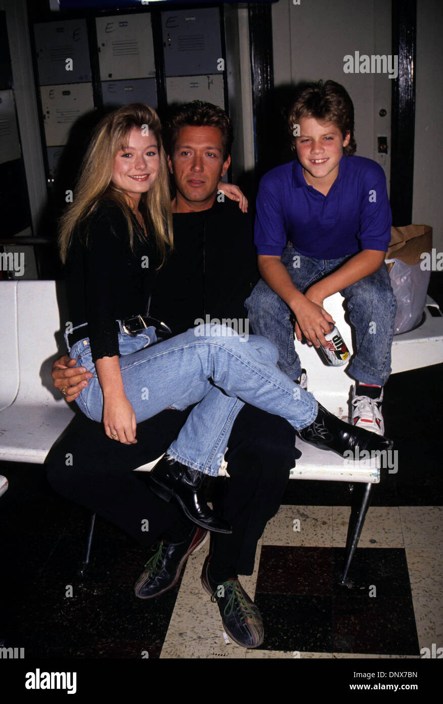 Kelly ripa 1990 hi-res stock photography and images - Alamy