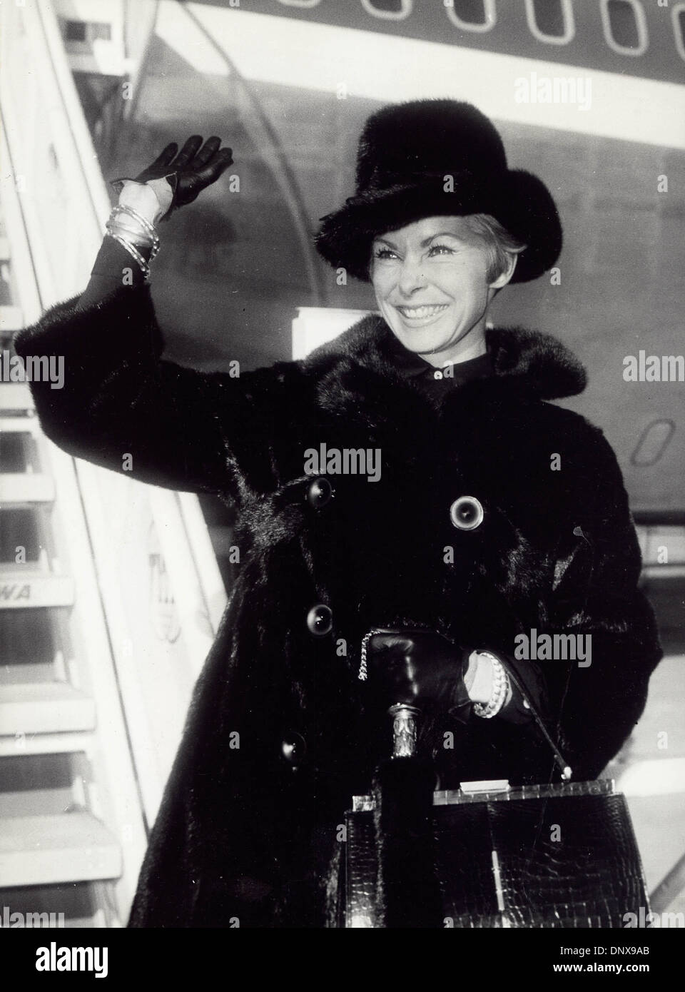 Nov. 3, 1966 - JANET LEIGH at Fiumicino Airport for the film Diamonts a Go-Go 1966.Supplied by   Photos, inc.(Credit Image: © Globe Photos/ZUMAPRESS.com) Stock Photo