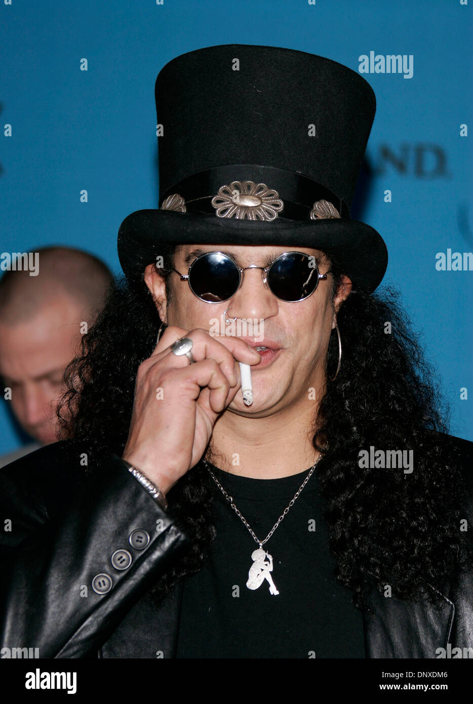 Slash 2005 Slash arena hi-res stock photography and images - Alamy