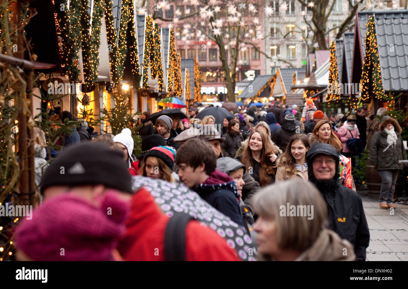 Christmas market Cologne, Crowds of people shopping in the Angels market or Newmarkt, Cologne ( Koln ), Germany Europe Stock Photo