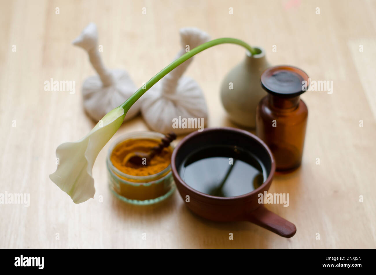 Elakizhi massage hires stock photography and images Alamy