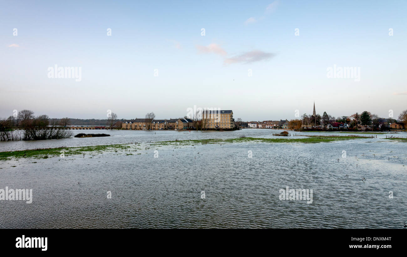St Ives, Cambridgeshire. 6th Jan, 2013. The River Great Ouse overflows