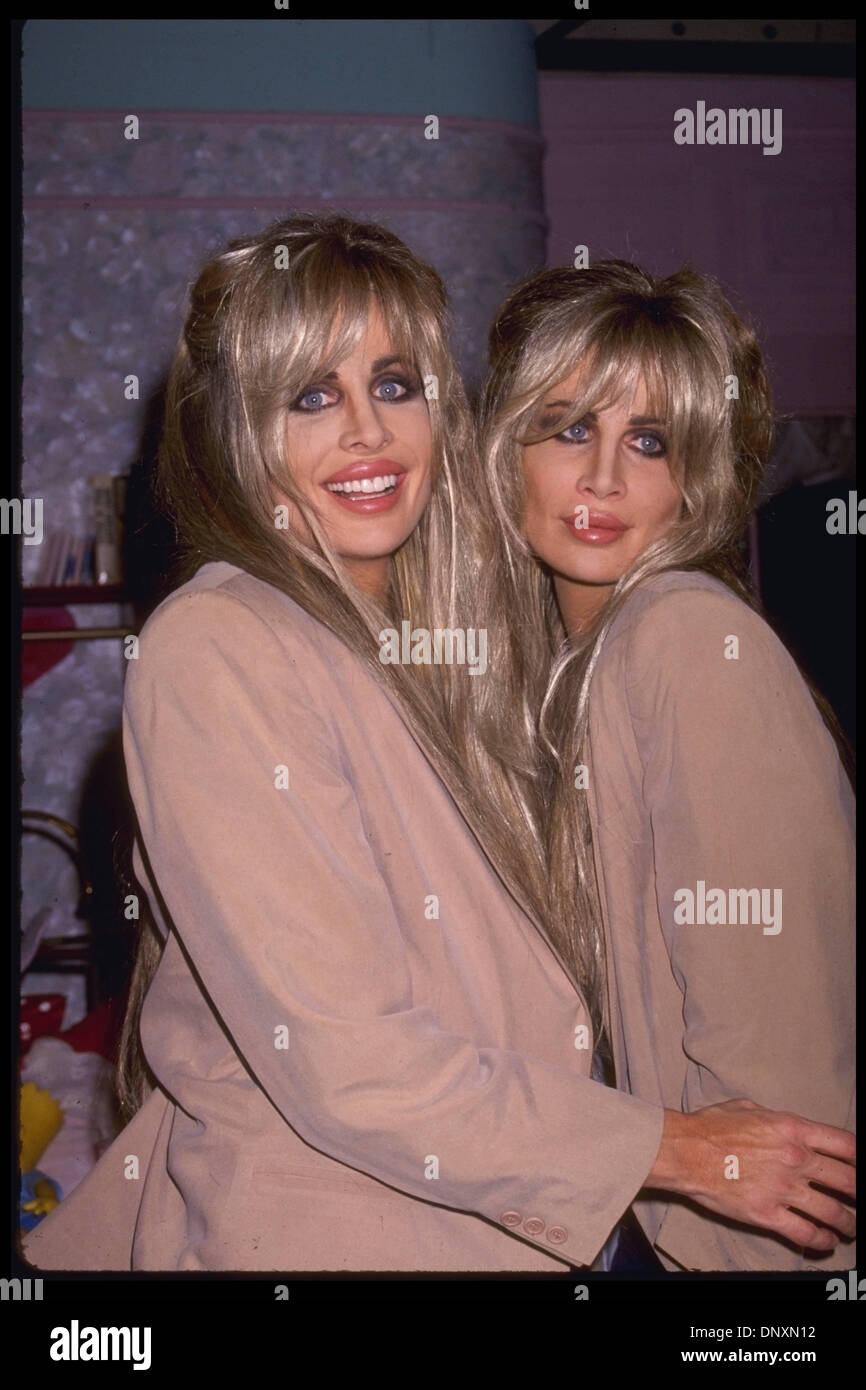 Barbi twins hi-res stock photography and images - Alamy