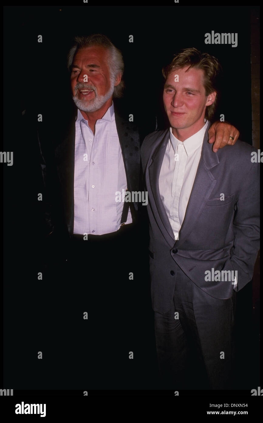 Hollywood Ca Usa Country Star Kenny Rogers And His Son Kenny Stock Photo Alamy