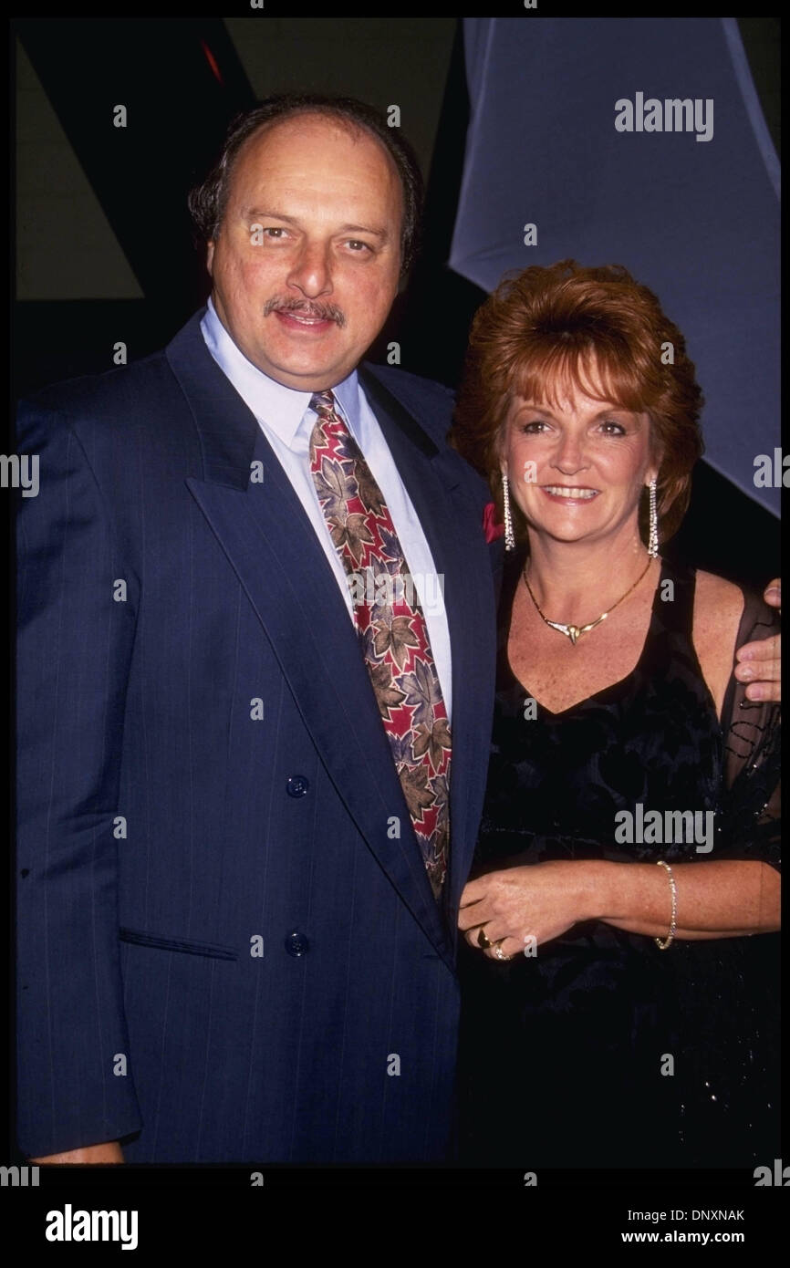 Dennis Franz Esposa Dennis Franz Esposa Evento En Hollywood Life(06)