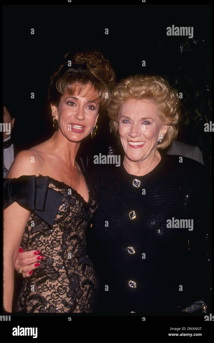 Jess walton with jeanne cooper hi-res stock photography and images - Alamy