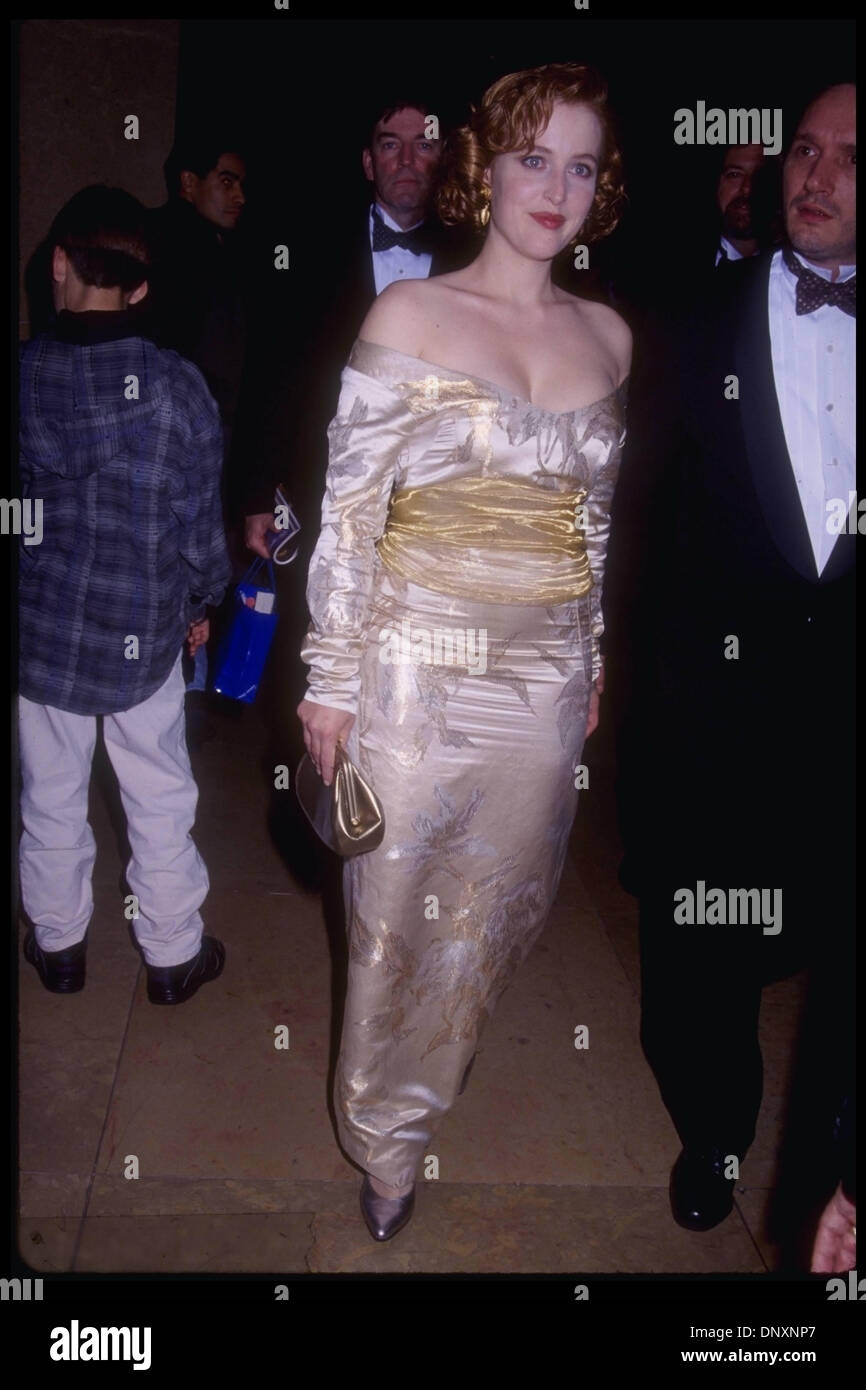 Hollywood Ca Usa Actress Gillian Anderson And Husband Attend The Stock Photo Alamy
