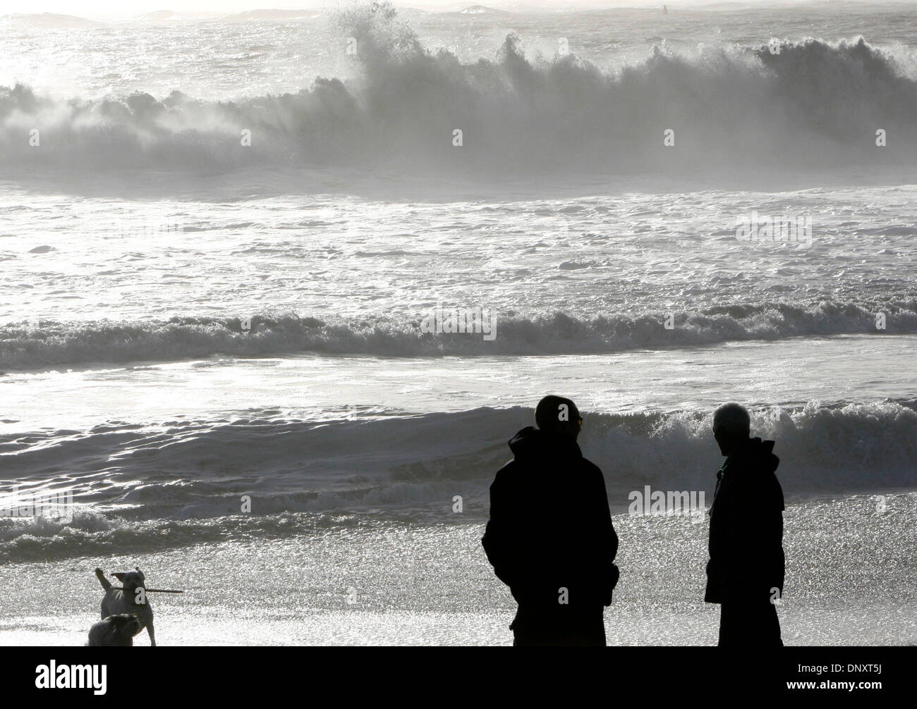 Dec 28, 2005; Marin Headlands, CA, USA; Following several days of hard rain and wind, lashing the northern California coastline, causing flooding, mudslides and power outages, curious visitors head to a beach in the Marin Headlands to view the 20 foot waves coming in from the Pacific. Mandatory Credit: Photo by Mike Fox/ZUMA Press. (©) Copyright 2005 by Mike Fox Stock Photo