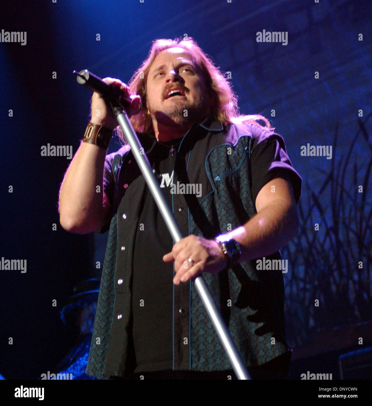 Jan 27, 2006; Columbia, SC, USA; Musicians VAN ZANT perform live as