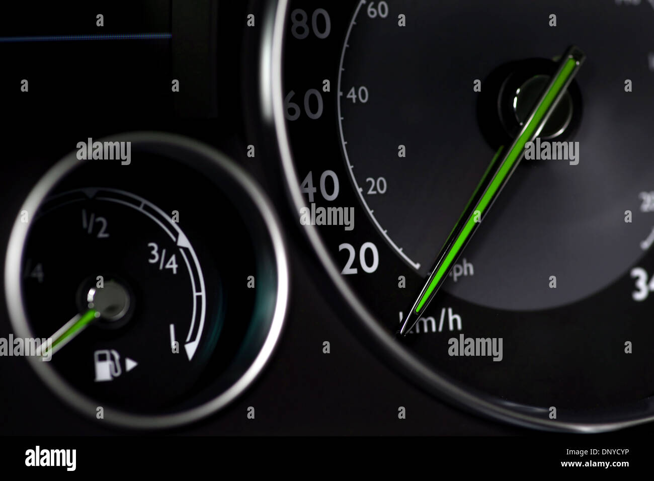 Autospeedometer. Racing-Tachometer, Geschwindigkeitsskala im Auto.  Cockpit-Dashboard,: Stockillustration 2152869773