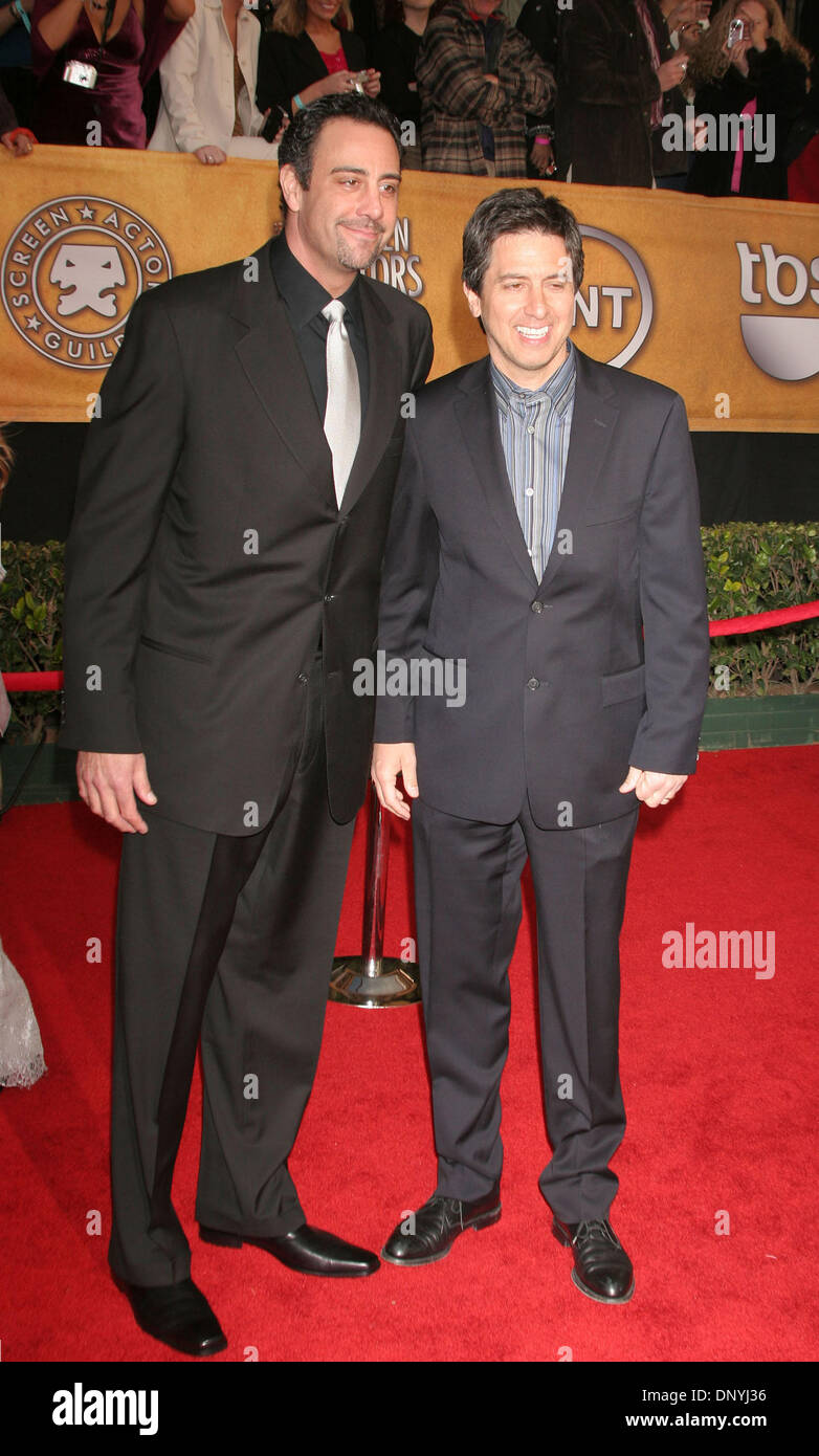 Ray romano and brad garrett hires stock photography and images Alamy