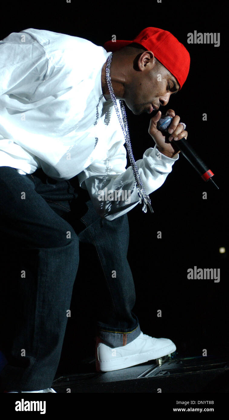 Feb 08, 2006; Norfolk, VA, USA; GINUWINE brings it on at the Ladies Night Out Tour at the Ted Constant Center at Old Dominon University in Norfolk, VA, on Feb. 8, 2006. Mandatory Credit: Photo by Jeff Moore/ZUMA Press. (©) Copyright 2006 by Jeff Moore Stock Photo