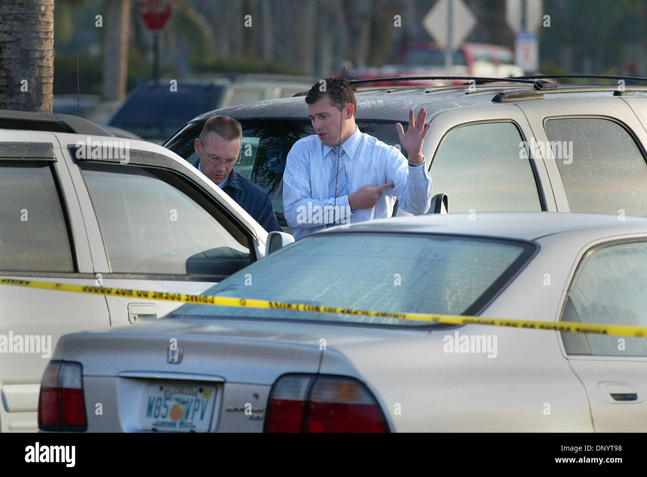 Feb 08, 2006; Boca Raton, FL, USA; Boca Raton Police detectives (l-r ...