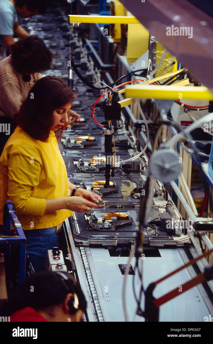 Computer assembly line hi-res stock photography and images - Alamy