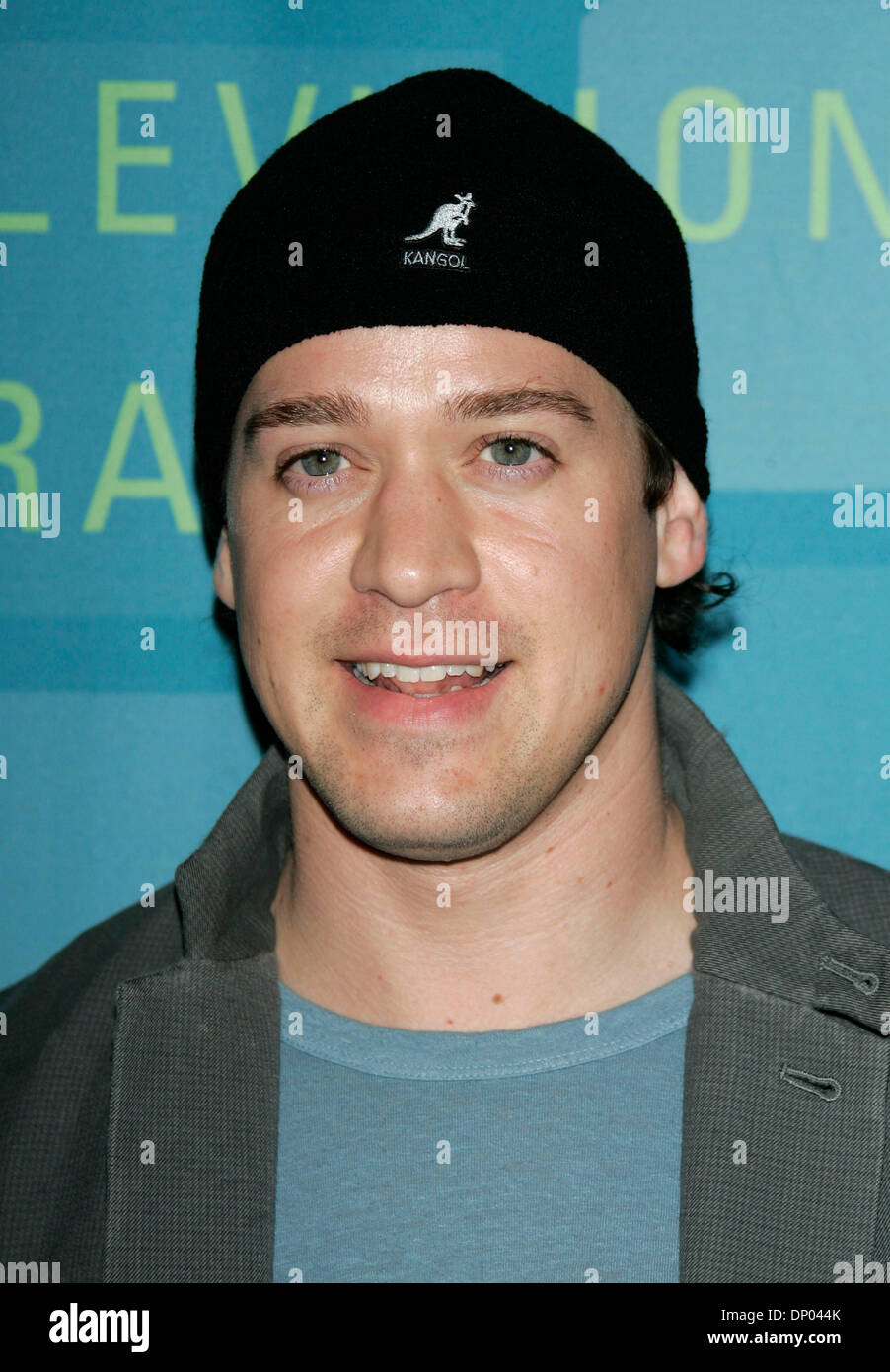 T r knight grey's anatomy hi res stock photography and images Alamy