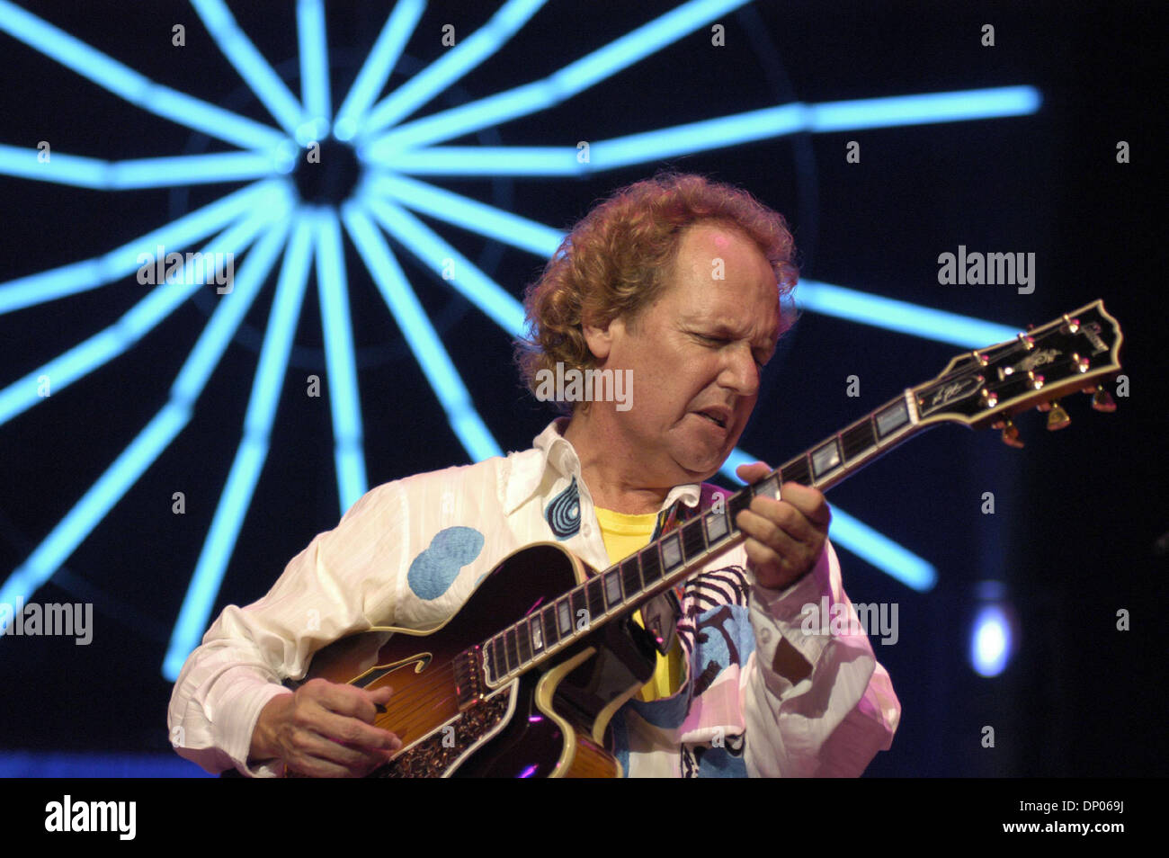 Lee ritenour hi-res stock photography and images - Alamy