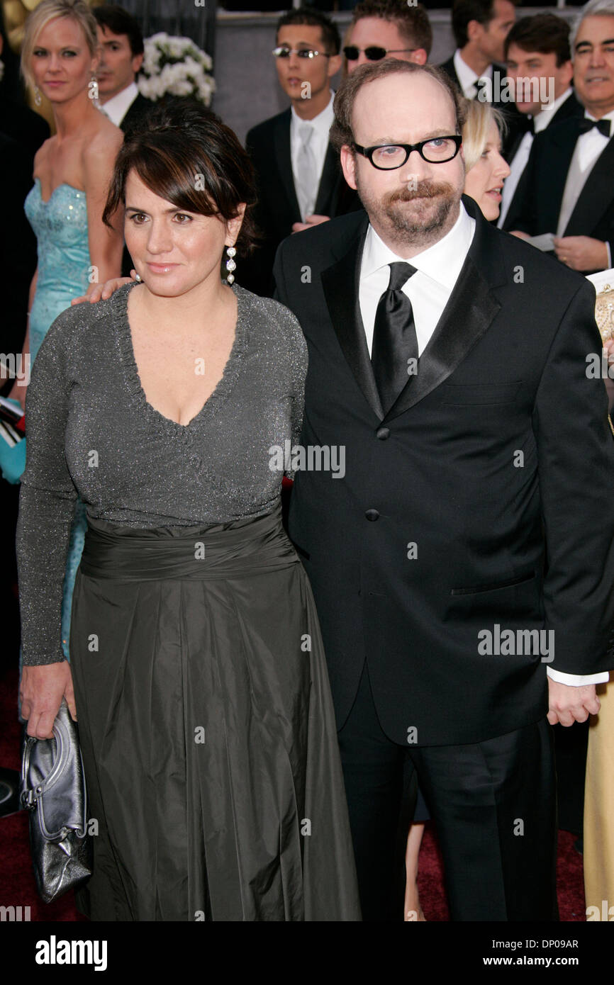 Mar 05, 2006; Beverly Hills, CA, USA; OSCARS 2006: PAUL GIAMATTI & ELIZABETH COHEN arriving at the 78th Annual Academy Awards held at the Kodak Theater in Hollywood. Mandatory Credit: Photo by Lisa O'Connor/ZUMA Press. (©) Copyright 2006 by Lisa O'Connor Stock Photo