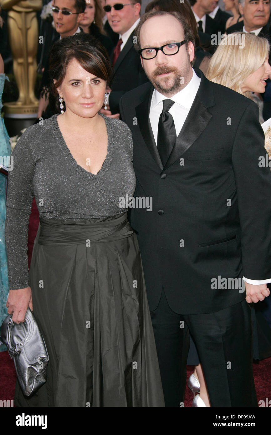 Mar 05, 2006; Beverly Hills, CA, USA; OSCARS 2006: PAUL GIAMATTI & ELIZABETH COHEN arriving at the 78th Annual Academy Awards held at the Kodak Theater in Hollywood. Mandatory Credit: Photo by Lisa O'Connor/ZUMA Press. (©) Copyright 2006 by Lisa O'Connor Stock Photo