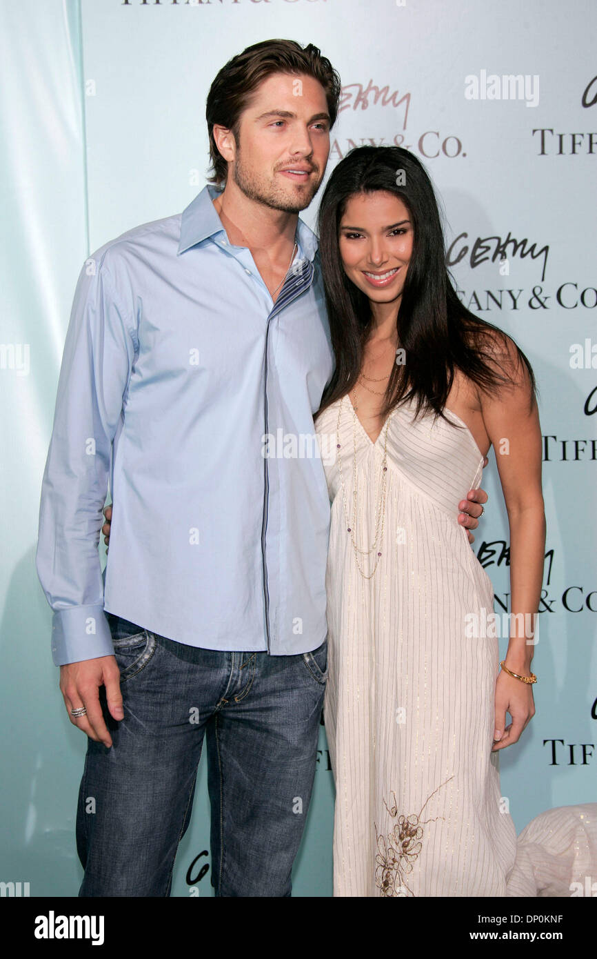 eric winter and roselyn sanchez