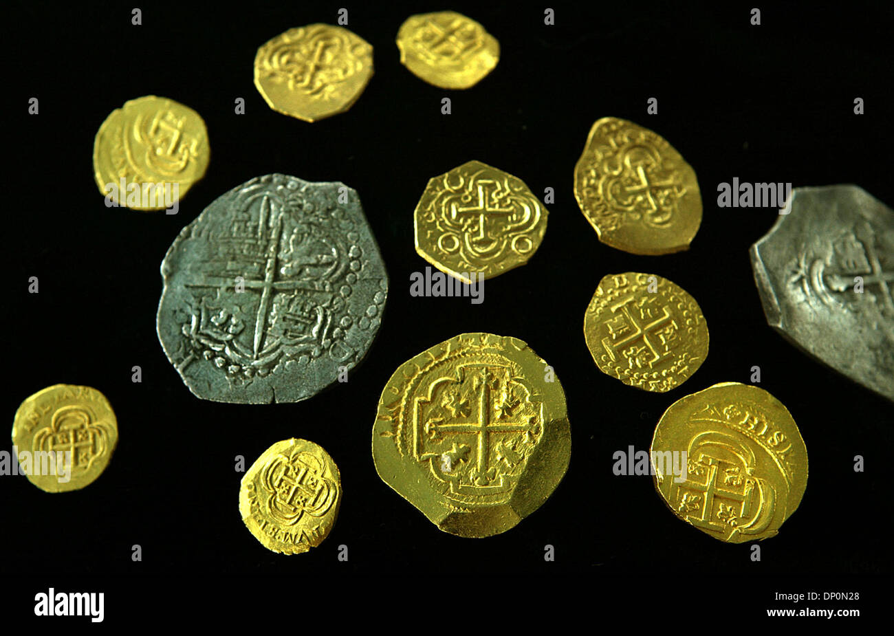 Spanish galleon coins hi res stock photography and images Alamy