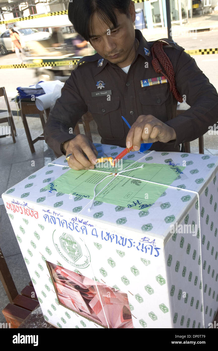 Apr 02, 2006; Bangkok, THAILAND; A police man seals a ballot box. Voters have been urged by the opposition to vote 'No Vote' to discredit the Thai Rak Thai party and force a new government. Mandatory Credit: Photo by Ian Buswell/ZUMA Press. (©) Copyright 2006 by Ian Buswell Stock Photo