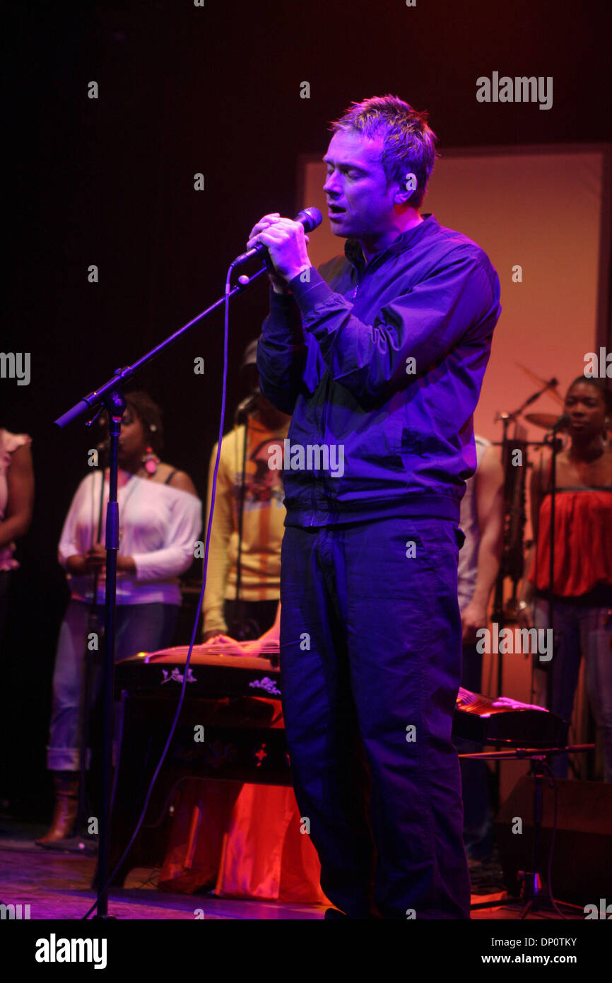 Apr 03, 2006; New York, NY, USA; DAMON ALBARN performing at