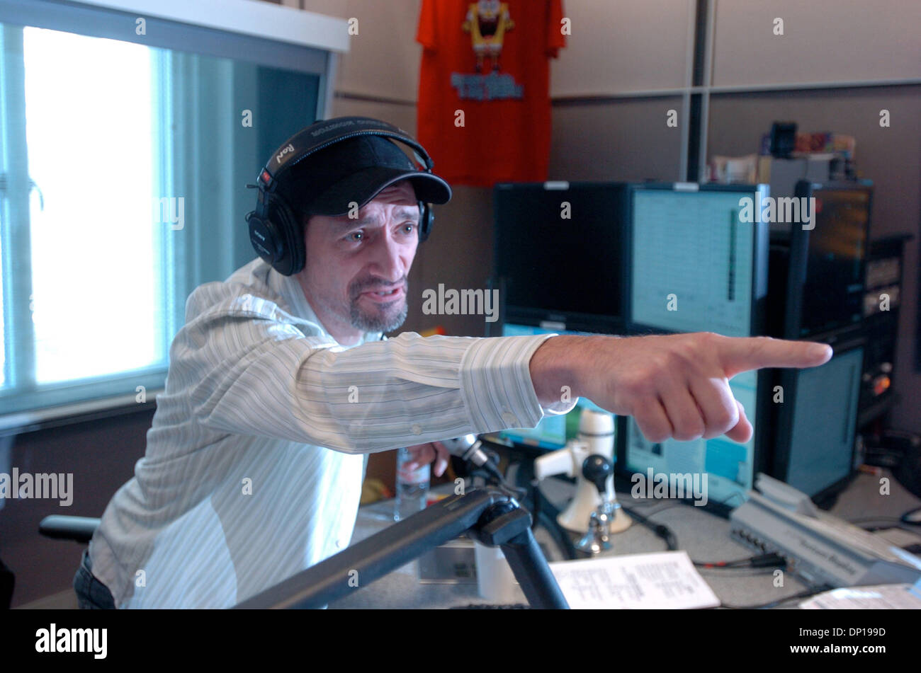 Apr 26, 2006; Manhattan, New York, USA; ANTHONY at the mic while ...