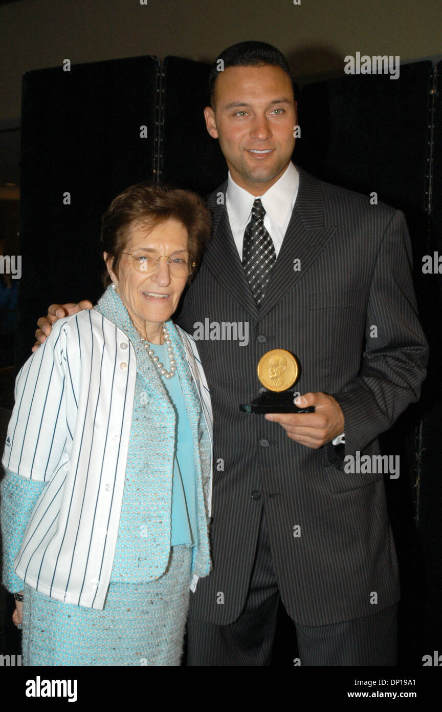 Derek jeter and tino martinez hi-res stock photography and images - Alamy