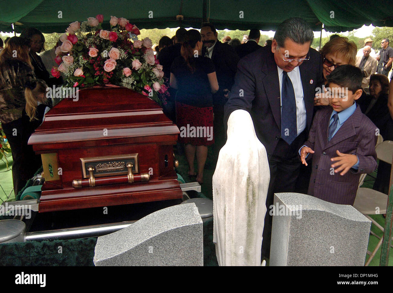 Headstone for grandmother hi-res stock photography and images - Alamy