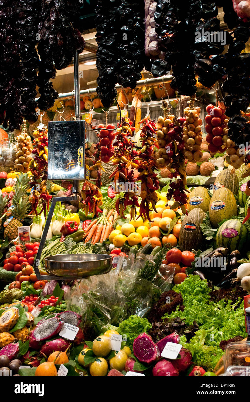 Fruit and vegetable stall, Boqueria market, La Rambla, Barcelona, Catalonia, Spain Stock Photo