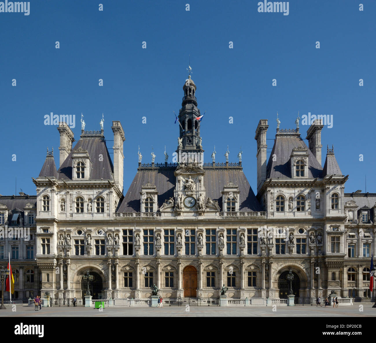 Old city facades paris hi-res stock photography and images - Alamy